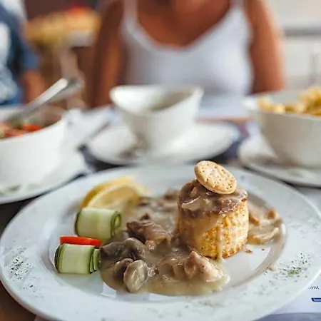 Robbesscheier 酒店 *